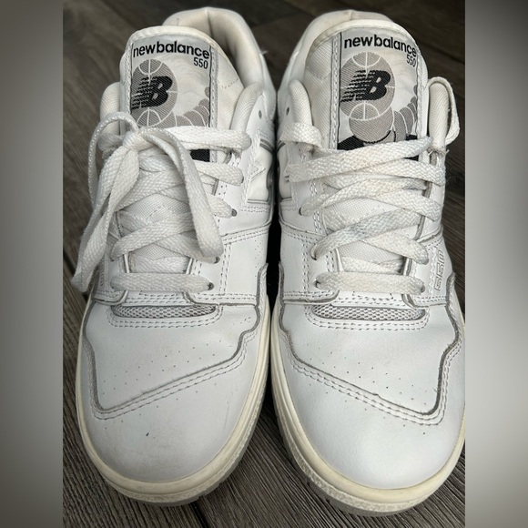 New Balance 550 White Women’s Size 7 – Classic Retro Basketball Sneaker - Picture 2 of 16